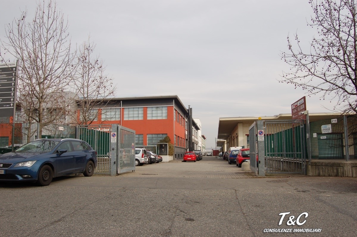 magazzino in VIA PAOLO VERONESE 216 a Torino