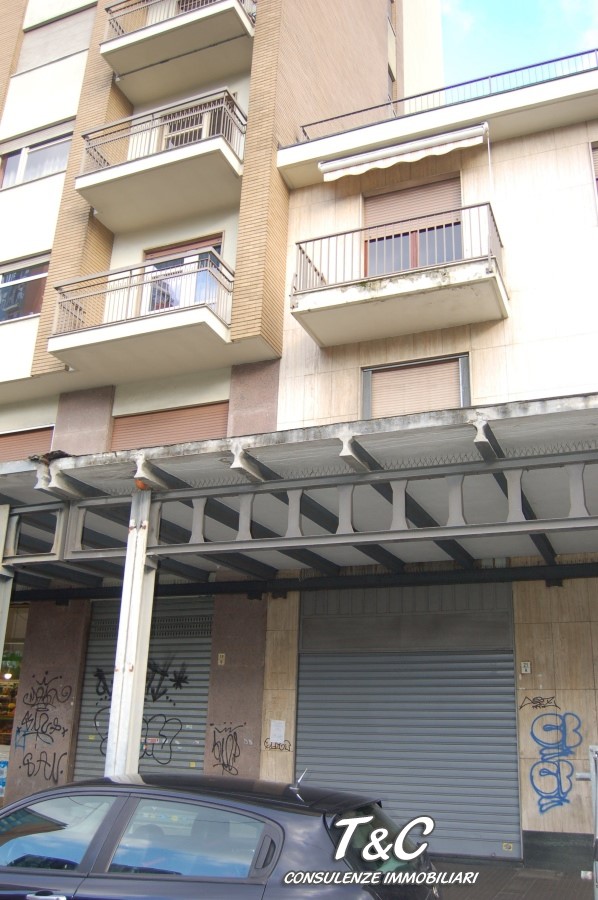 Negozio - Loc.Com. TORINO vendita  Mirafiori  T and C Consulenze immobiliari