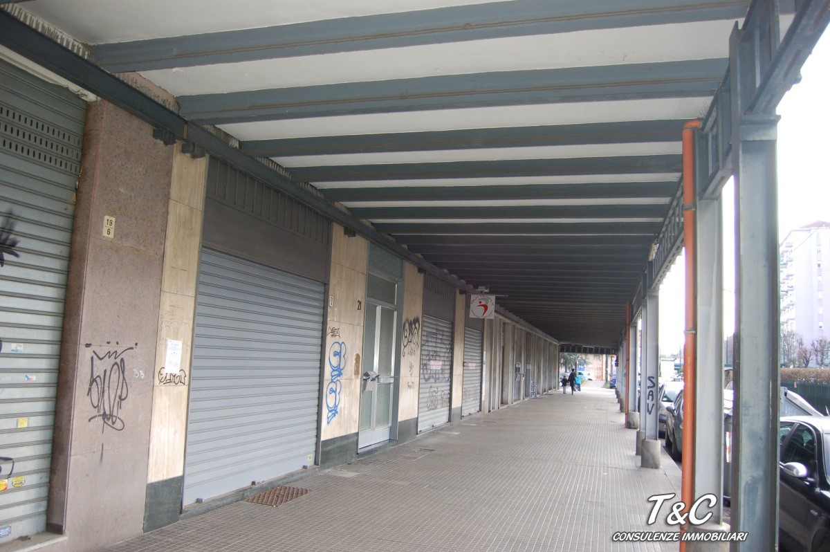 Negozio - Loc.Com. TORINO vendita  Mirafiori  T and C Consulenze immobiliari
