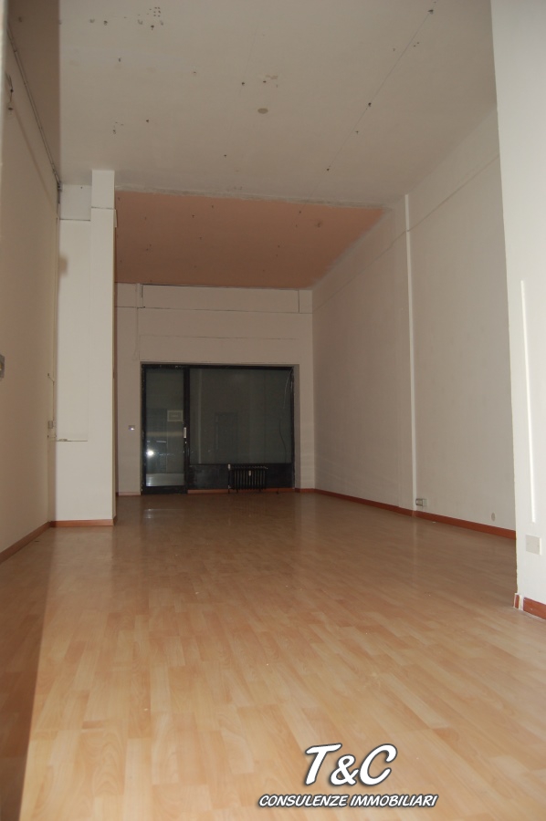 Negozio - Loc.Com. TORINO vendita  Mirafiori  T and C Consulenze immobiliari